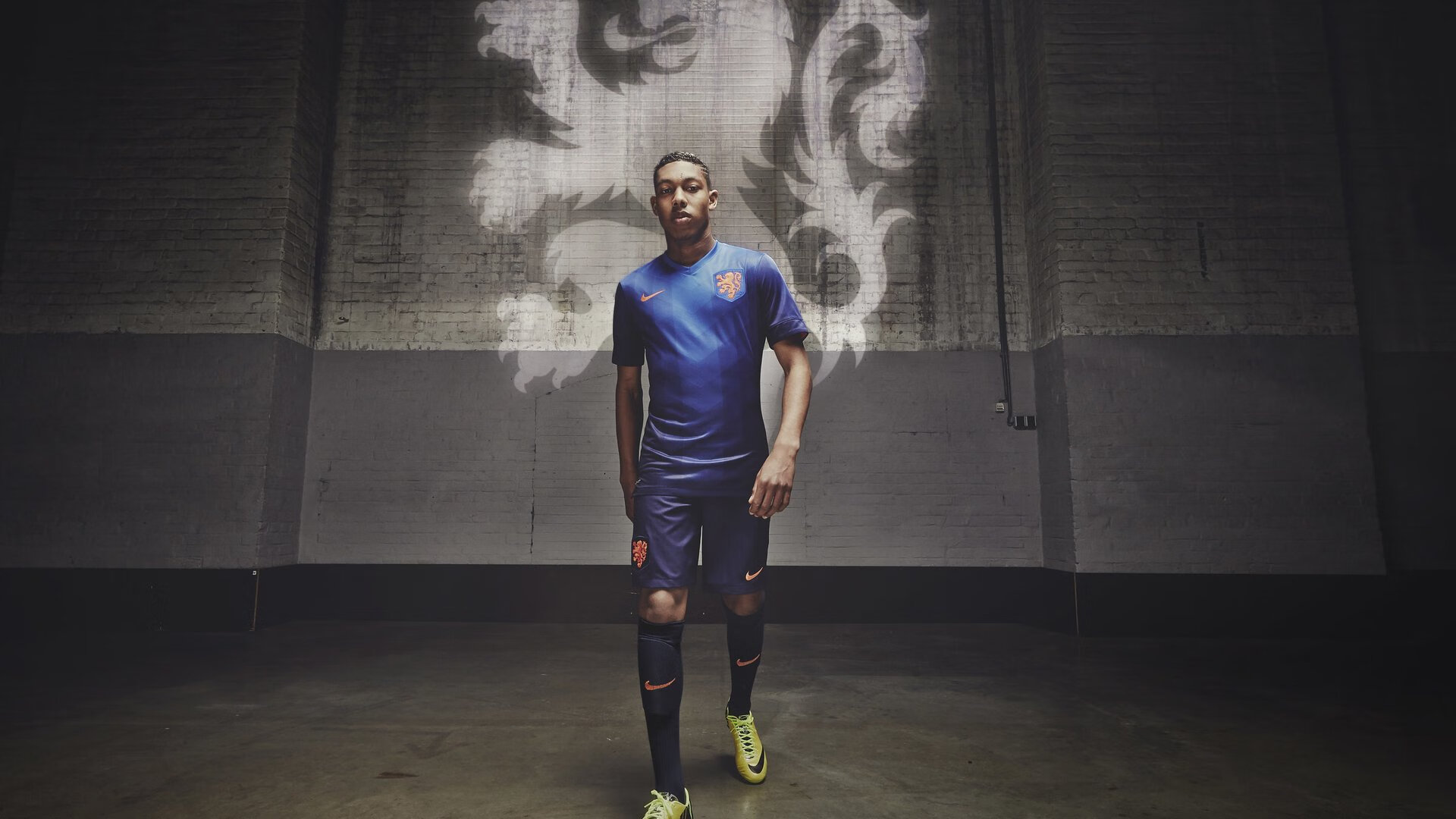 开云下载-阿拉巴掌舵，英格兰三狮提前终结魔笛悬念