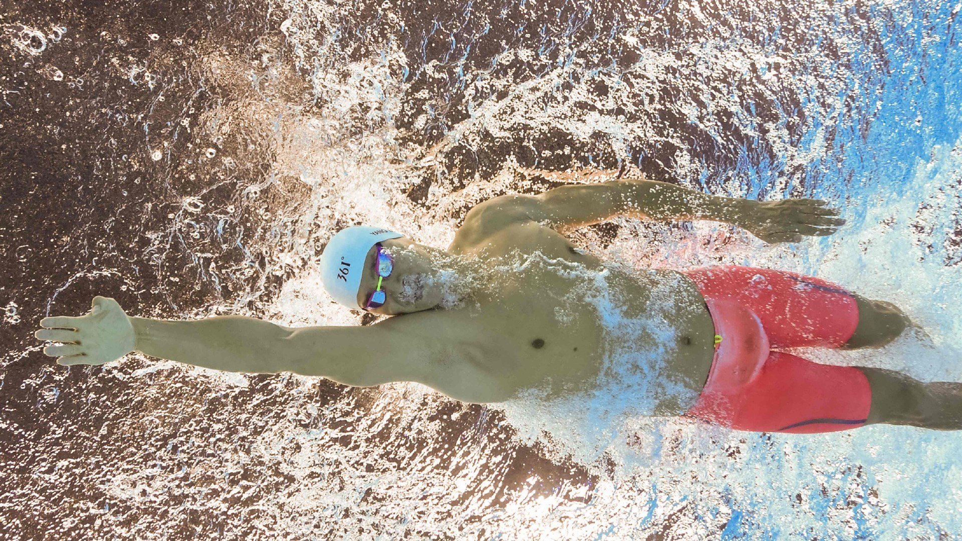 万花丛中过,片叶不沾身,三笘薰的魔幻舞步,如何在巴西关键战中撕开摩纳哥铁幕?